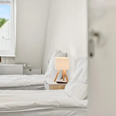 Angaar - Airport * Tallinn