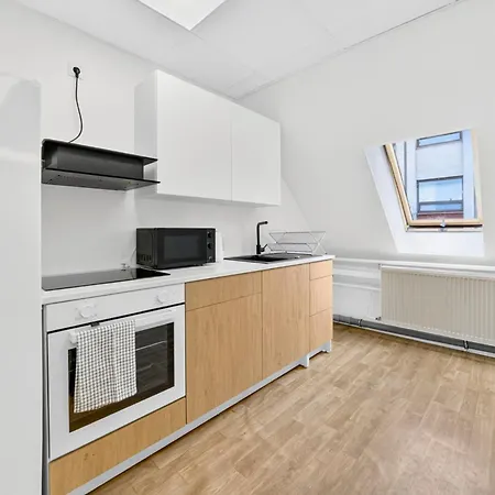 Angaar - Airport Vandrarhem *