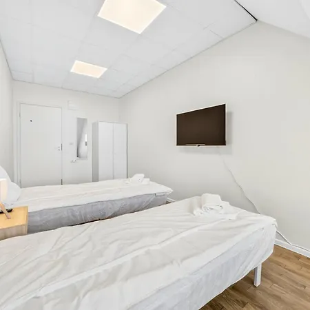 Angaar - Airport Vandrarhem