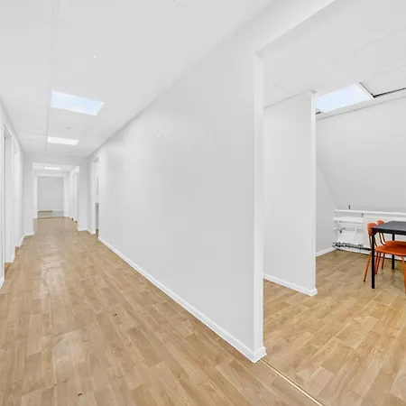 Angaar - Airport * Tallinn