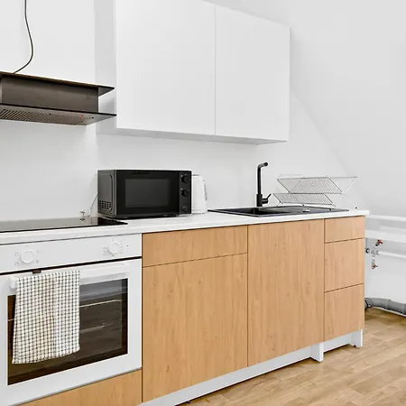 Angaar - Airport Vandrarhem *