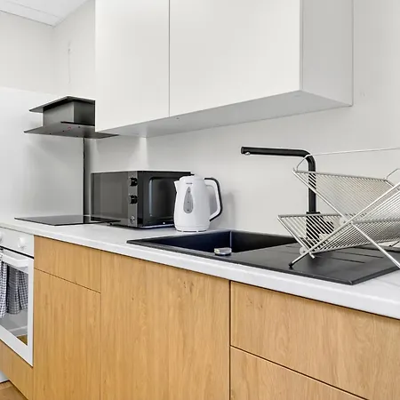 Angaar - Airport אכסניה טאלין