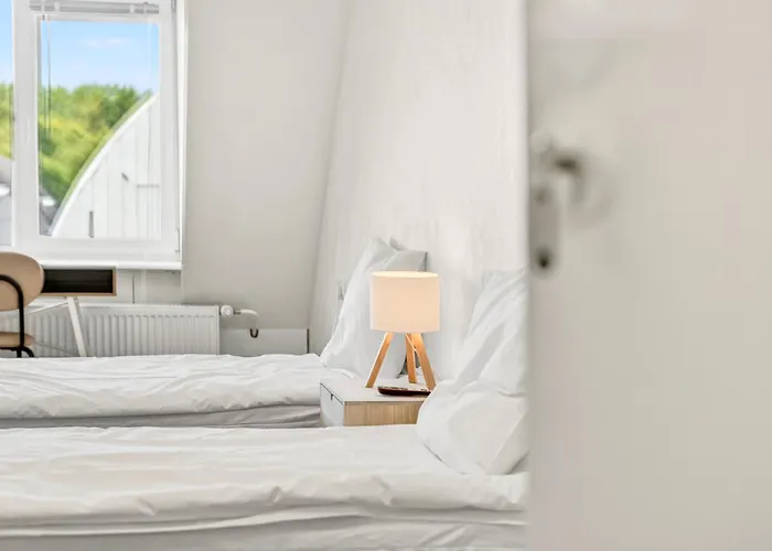 Angaar - Airport * טאלין